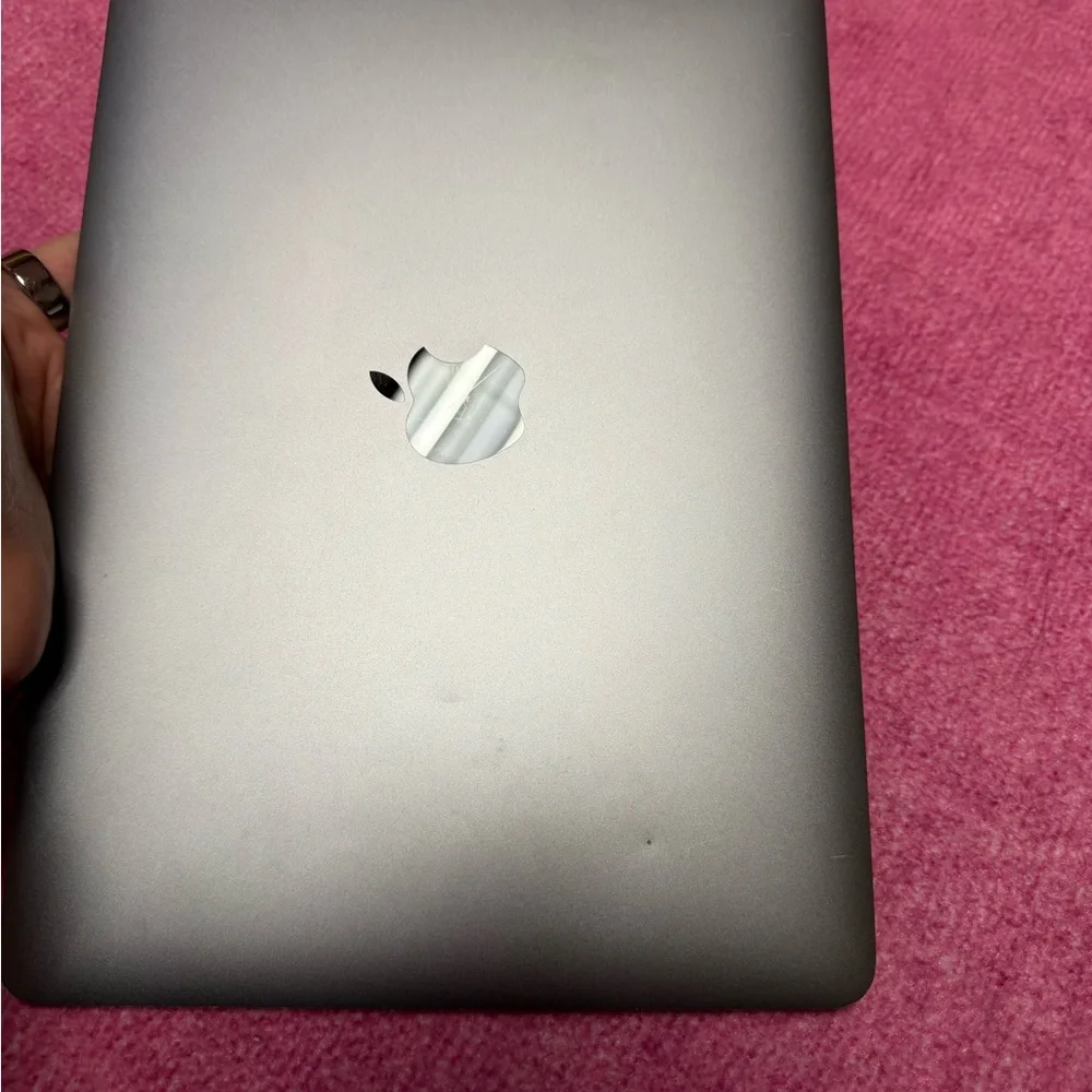 Apple Space Gray MacBook Pro - Dark Gray Aluminum